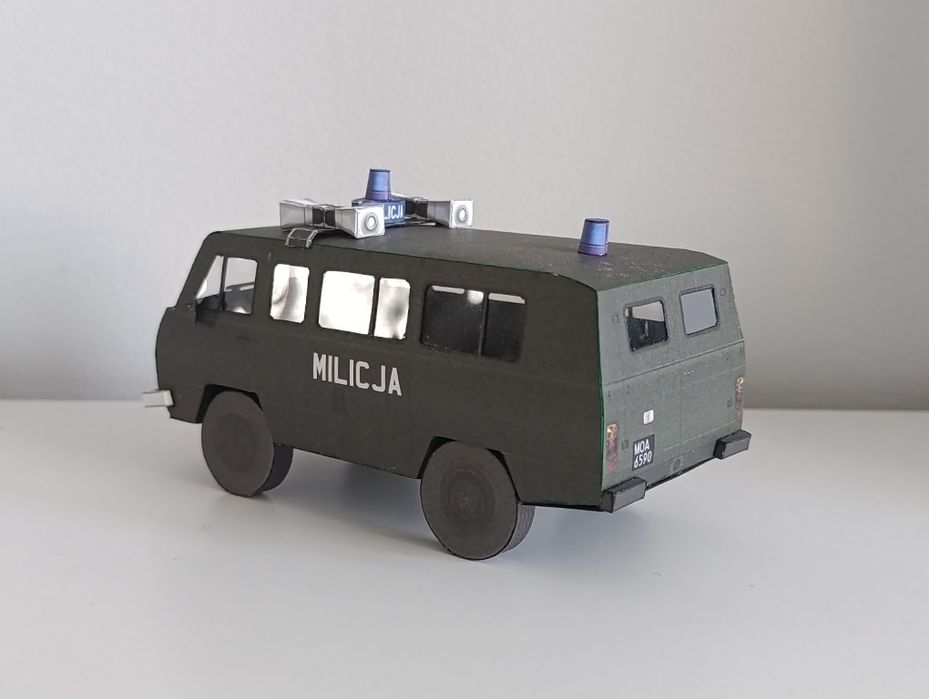 Policja radiowóz uaz 452  kultowe samochody PRL samochód model kartono