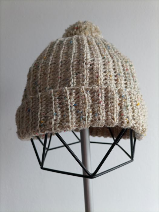 Handmade czapka z pomponem