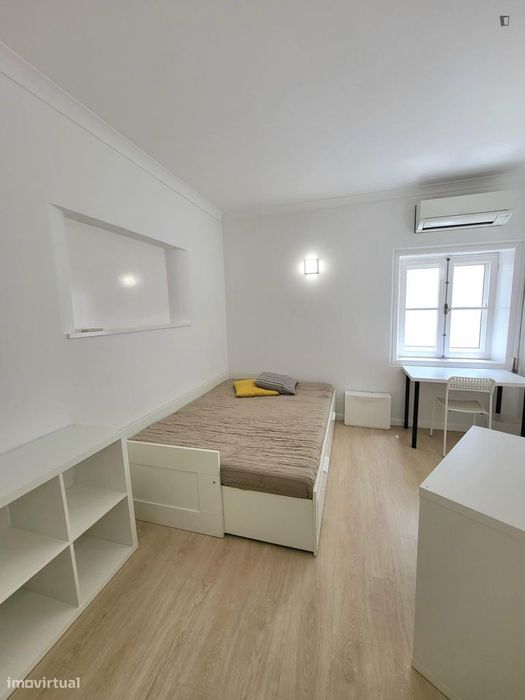 Quarto - localizado em Rio Tinto Porto