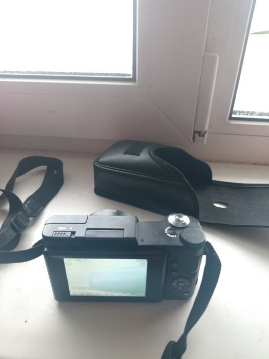 Фотоаппарат, коробка, светофильтр , дополнительная батарея.