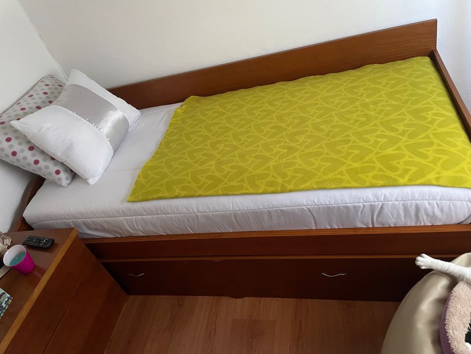 Cama com dois colchões!