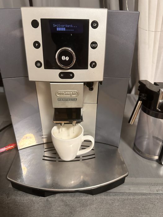 Кофемашина Delonghi  perfecta cappuccino