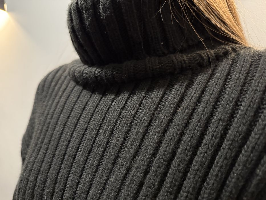 Жіночий светр з горловиною | Укорочений светр з високим коміром