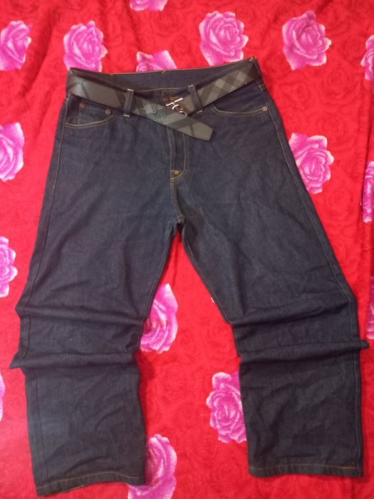 Джинсы Evisu з ремнем барбери в комплекте