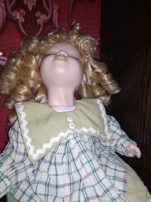 Керамическая куколка из серии "поцелуй"