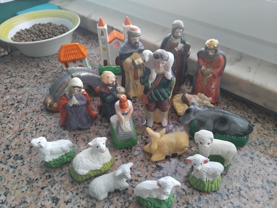 Conjunto de figuras de presépio