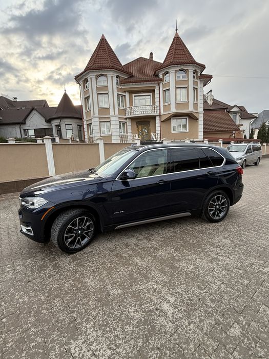 Автомобіль BMW X5 F15