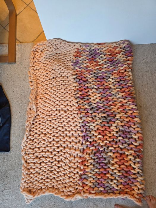 Sprzedam ręcznie robiony gruby wełniany koc