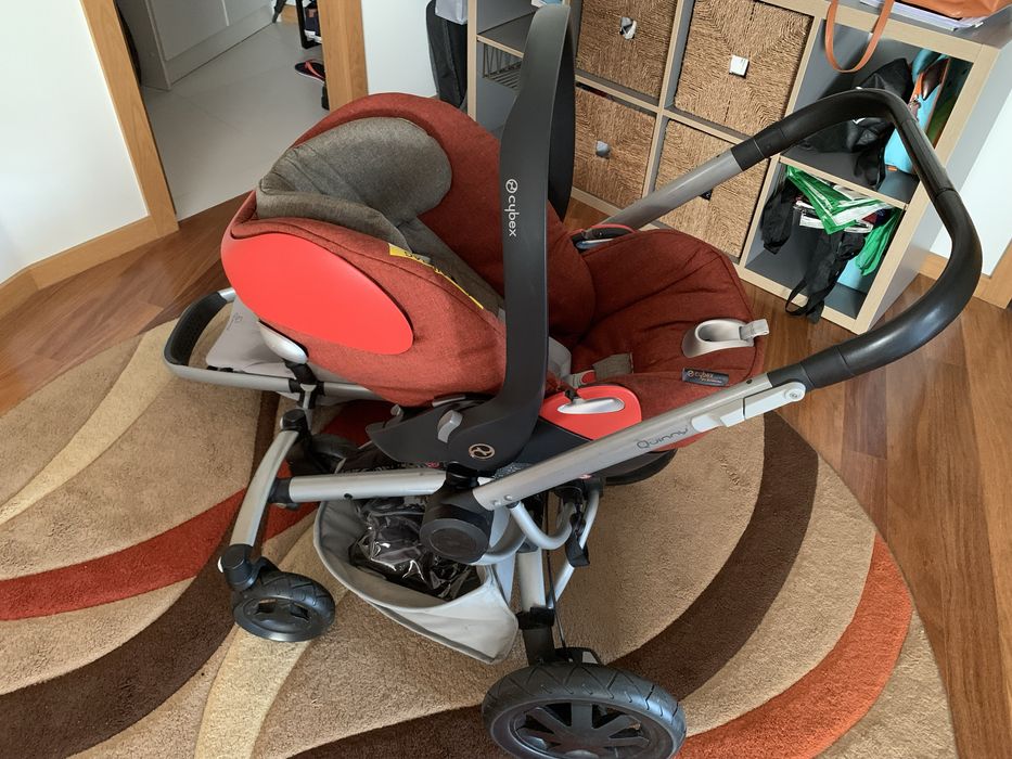 Carrinho Quinny Buzz Xtra + Ovo Cybex + Base Isofix