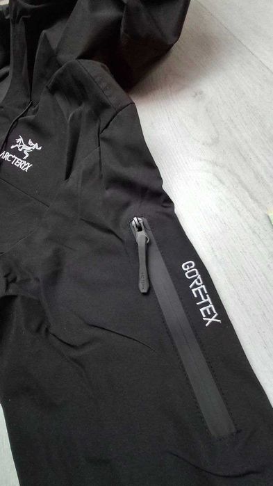 Вітровка Arc’teryx