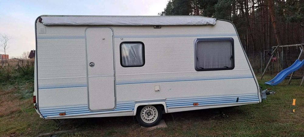 Przyczepa kempingowa marki Caravelair model Odyssea 460 z 2003 roku