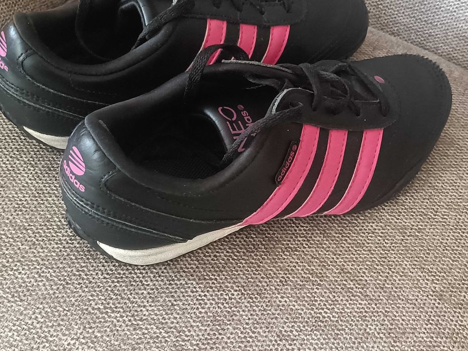 Sapatilhas Adidas Neo.