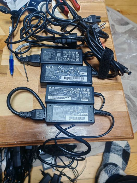 блоки живлення до ноутбуків Hp, acer та інші