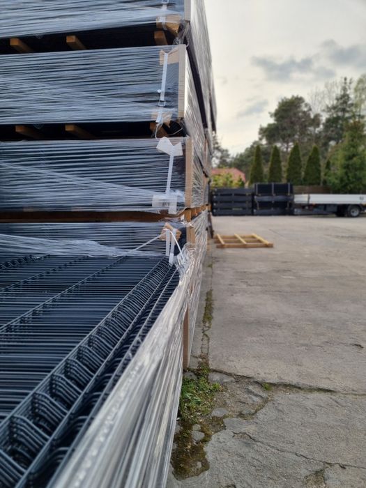 Panele 3 D Siatka ogrodzeniowa Słupki Bramy