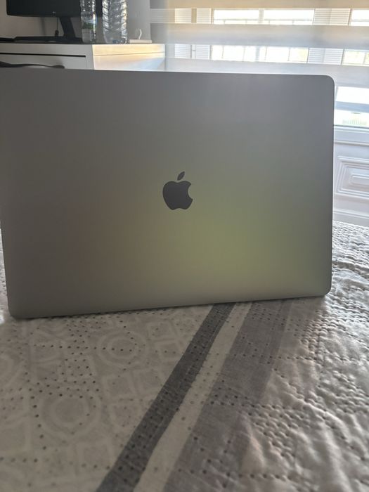 Macbook Pro pouco usso