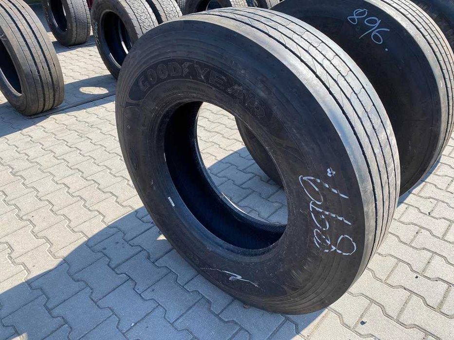 Opona używana prowadząca 295/80R22.5 GOODYEAR MARATHON COACH S / 5-7mm