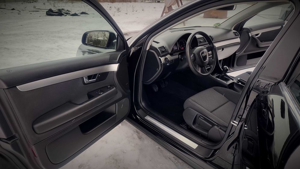 Audi A4 в B7 кузові. 2006р 1.6Mpi розмитнений клімат!