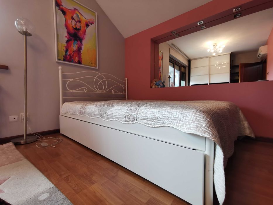 Łóżko metalowe białe