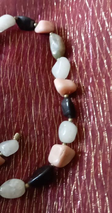 Naszyjnik z naturalnych kamienii o długości 43cm