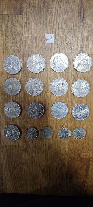 Moedas comemorativas de Escudos