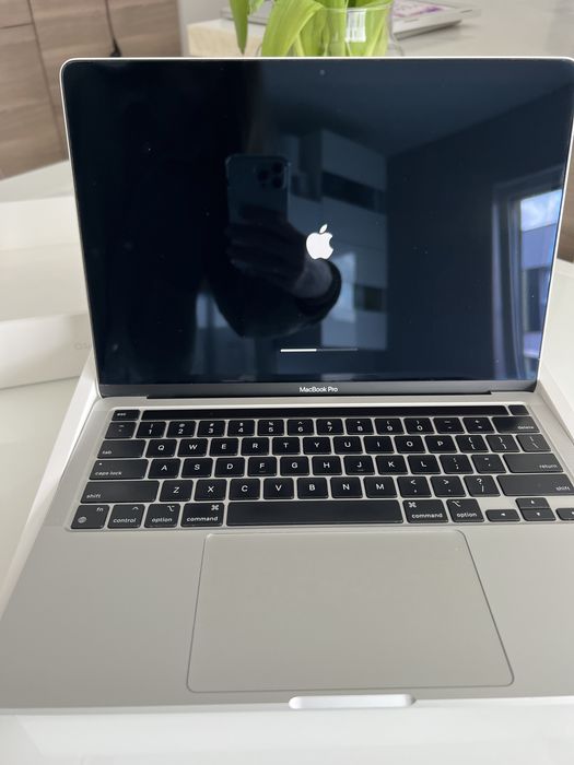 Macbook Pro M1 8GB 256GB w świetnym stanie