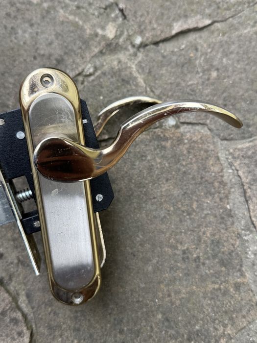 Ручка дверная  ручка