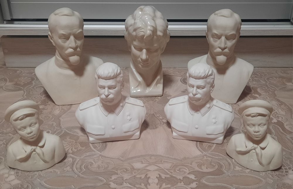 Фарфоровый бюст исторических людей.