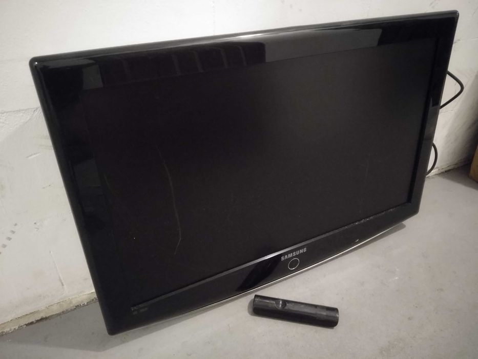 Dwa uszkodzone telewizory /został 1/ Samsung