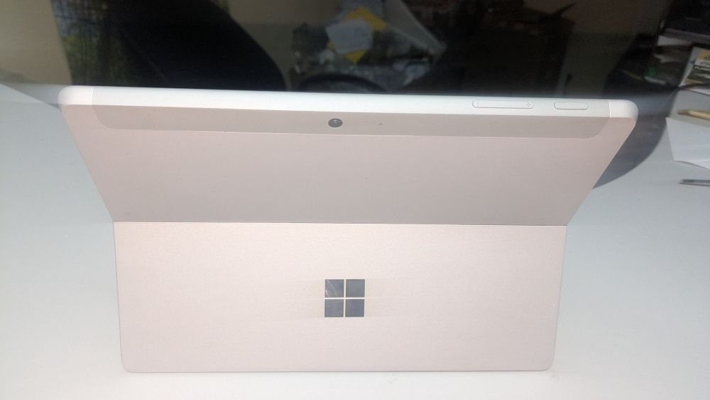 Microsoft Surface Go 3 Pentium 10.5" 8/128