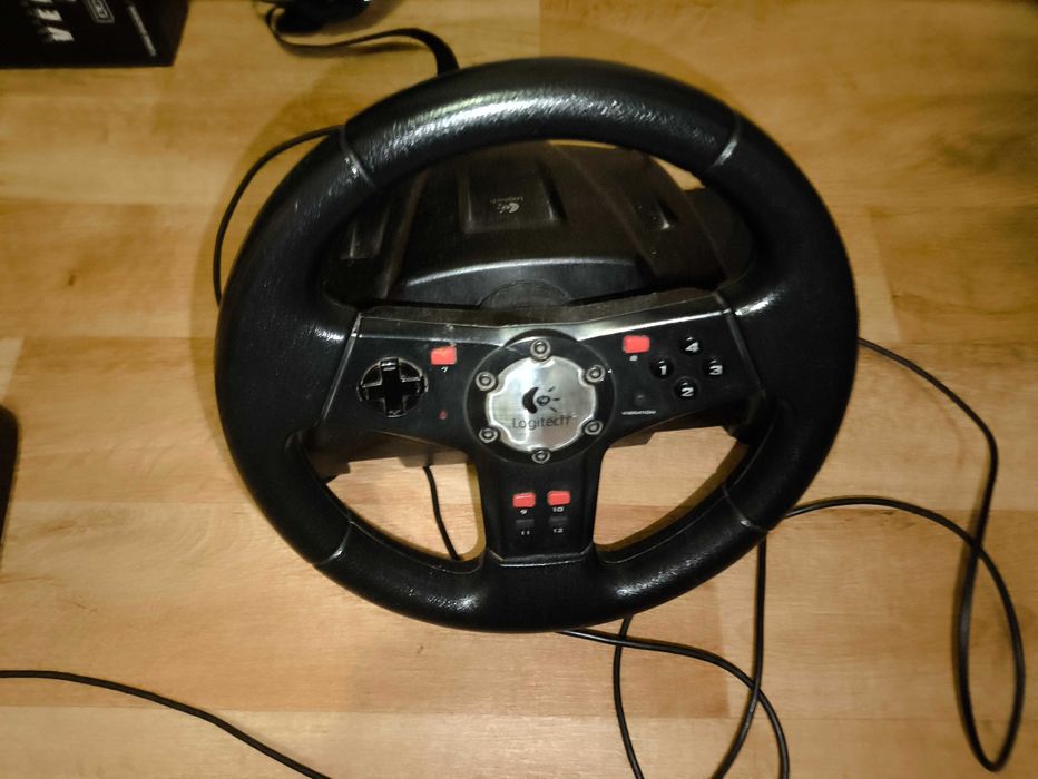 Руль для пк Logitech