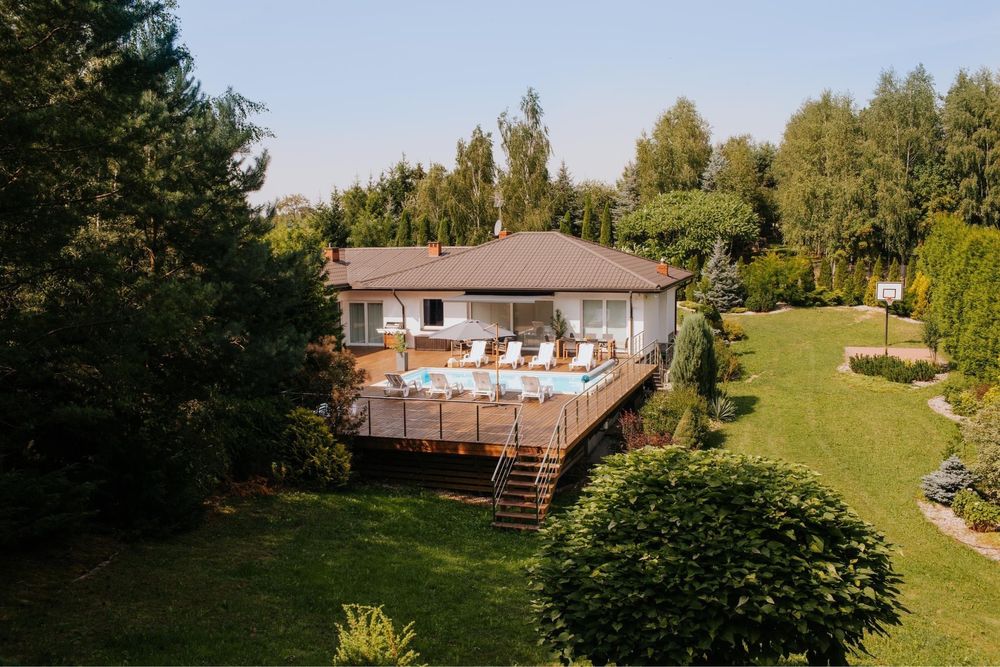 Dom z basenem do wynajęcia