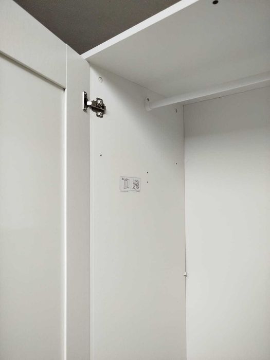 Roupeiro IKEA BRIMNES com 3 portas e espelho