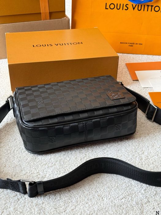 Сумка мессенджер мужская черная кожаная Louis Vuitton луи витон кожа