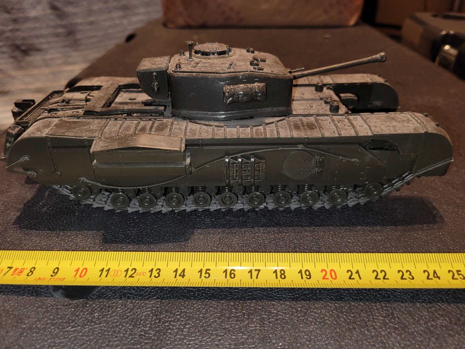 Model brytyjskiego czołgu CHURCHILL CROCODILE