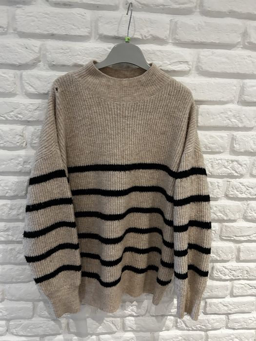 Sweter w paskami