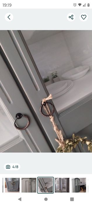 Kredens drewniany w odcieniu  szałwi