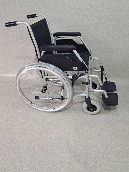 Инвалидное кресло / Інвалідний візок