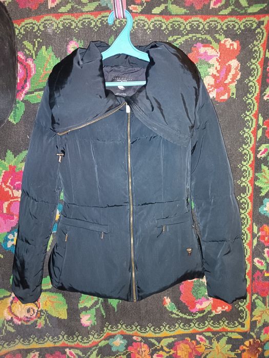 Продам дві куртки.