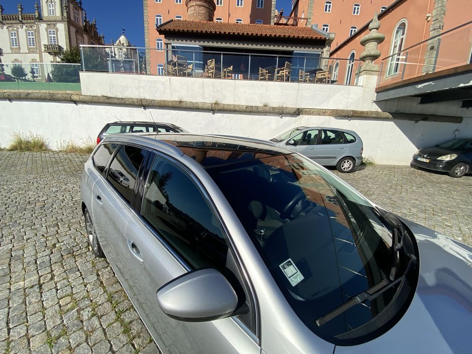 Carrinha Peugeot 308 SW 1.6 BlueHDi 120cv | 147mil km | Teto Panorâmico | 19”