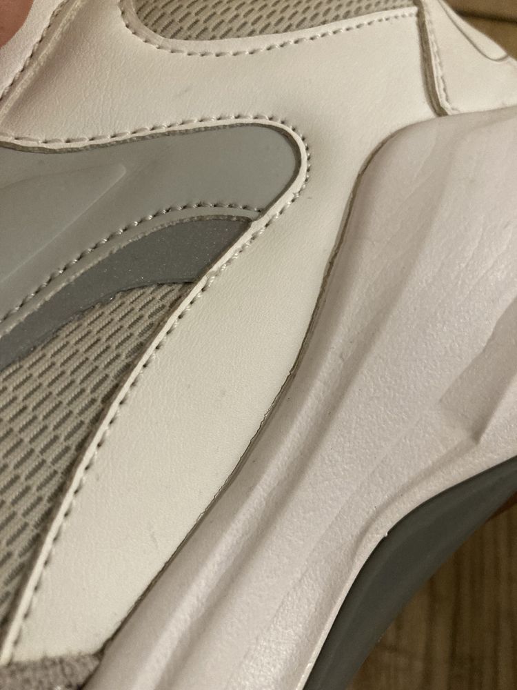 Adidas yeezy wallapop outlet zara