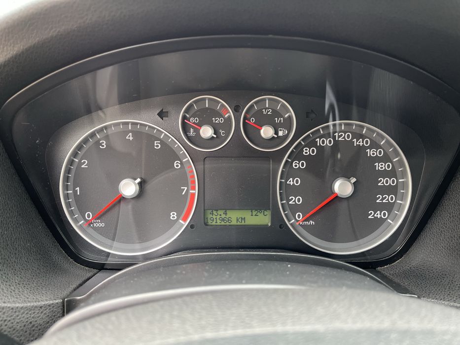 Продам FORD FOCUS 1,6 газ/бензин