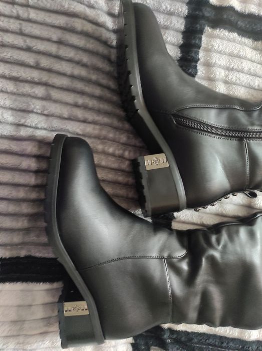 Чоботи, ботфорти