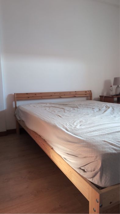 Estrutura de cama IKEA NEIDEN em madeira 140x200 cm com estrado