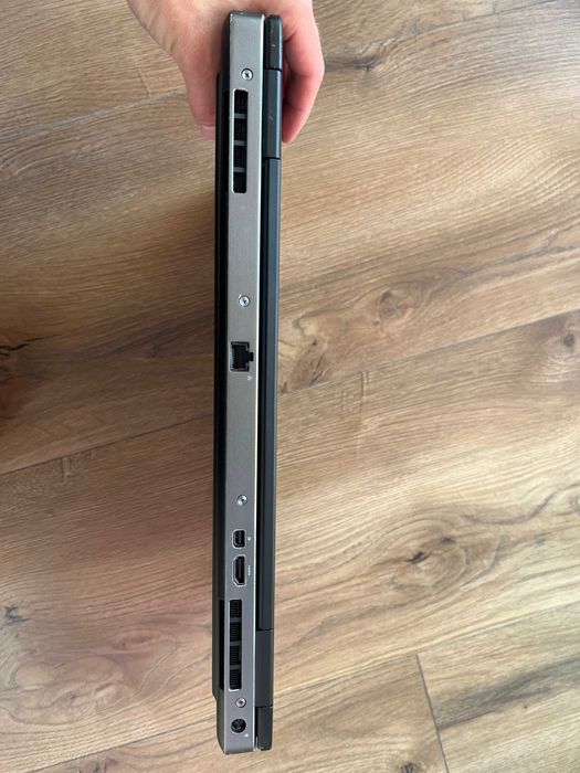 Dell Precision 7530 i7 8750 / 32GB / Nvidia Quadro P1000 4GB / 256 GB / 1 TB