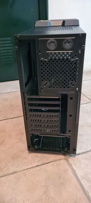 Torre Cooler Master K380