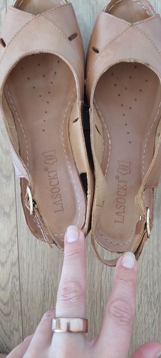 Lasocki CCC r.39 brązowe skórzane sandały na koturnie