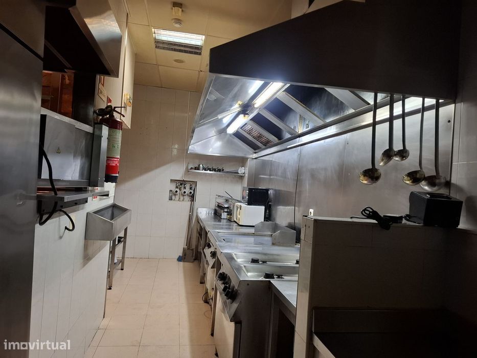 TRESPASSE de Café Restaurante - ao Polo Universitário / H.S.João