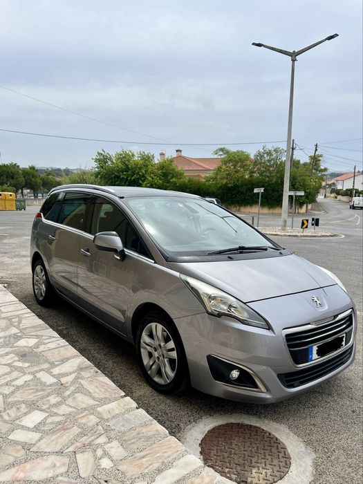 Peugeot 5008 1.6 BlueHDi Allure | 7 Lugares | Automático | 2015