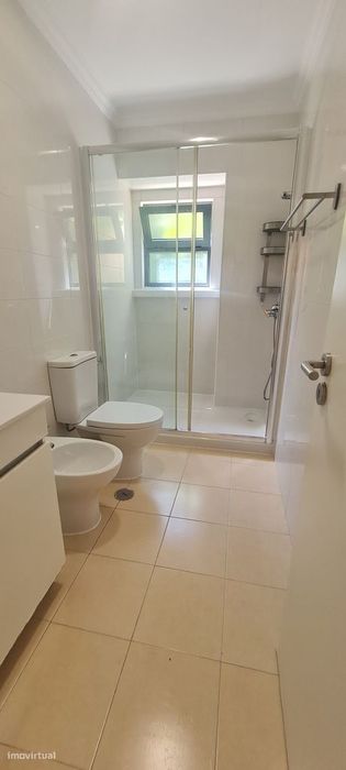 T2 em Olivais com jardim e cozinha separada