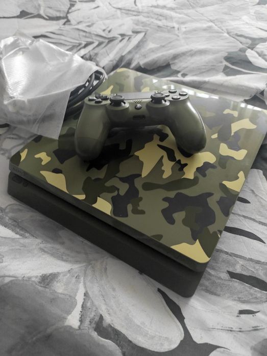 Vendo PlayStation 4 Slim Camuflado 1TB